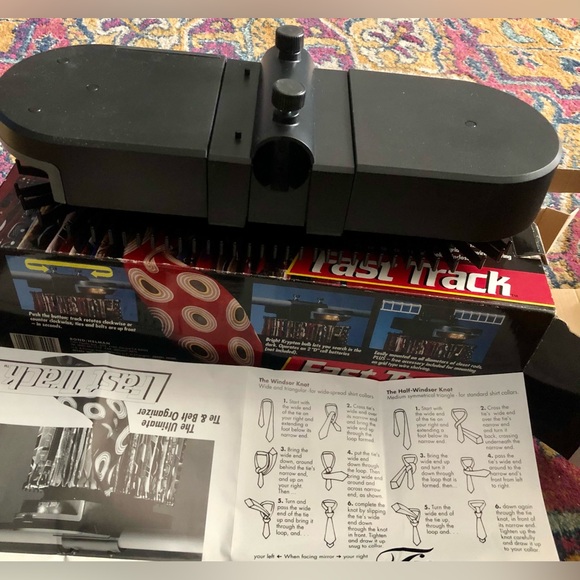 Fast Track Motorized Rotary Tie & Belt Organizer For 24 Ties & Belts, Rotates - Picture 4 of 8